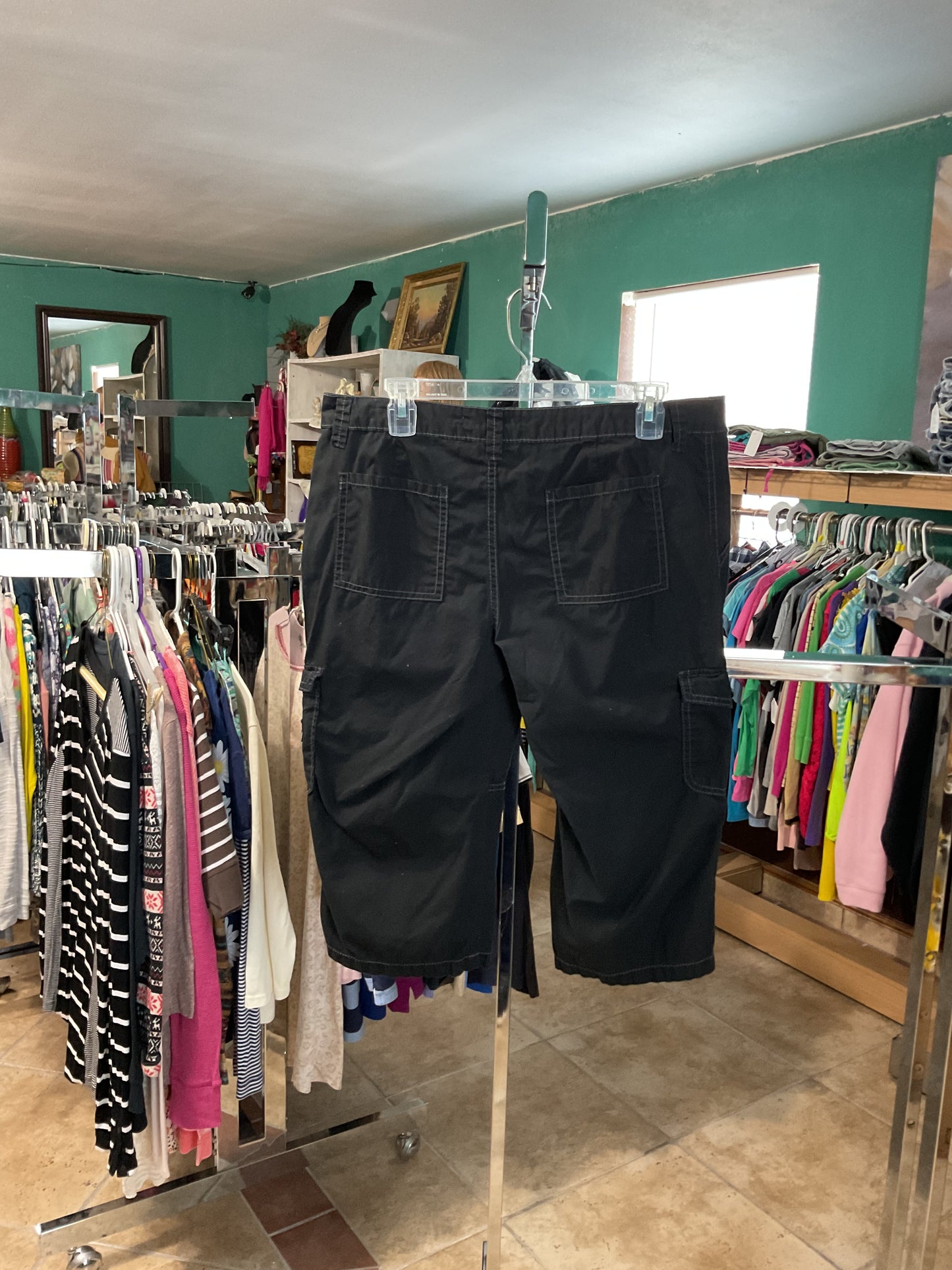 No Boundaries Cargo Jr’s Capri Pants Size 13